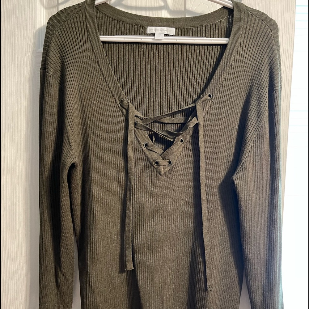 New York & Company Olive Green V Neck Lace Long Sleeve Ribbed Top. Never Worn 
S